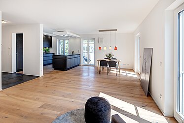 Obermenzing: 閑静な住宅街にある夢の4ルームメゾネット - 空室