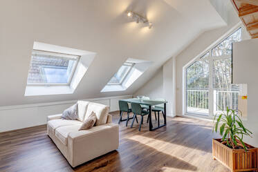 最初の入居:モダンなギャラリーアパートメント